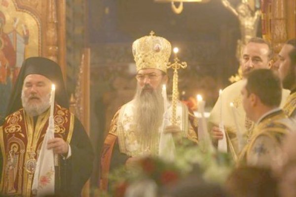 Paşte pe litoral: Slujbă la malul mării şi excursii la mănăstiri